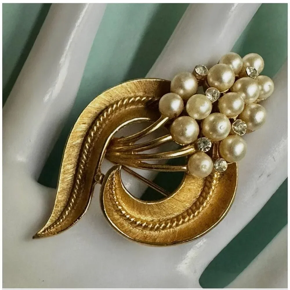 Trifari crown vintage